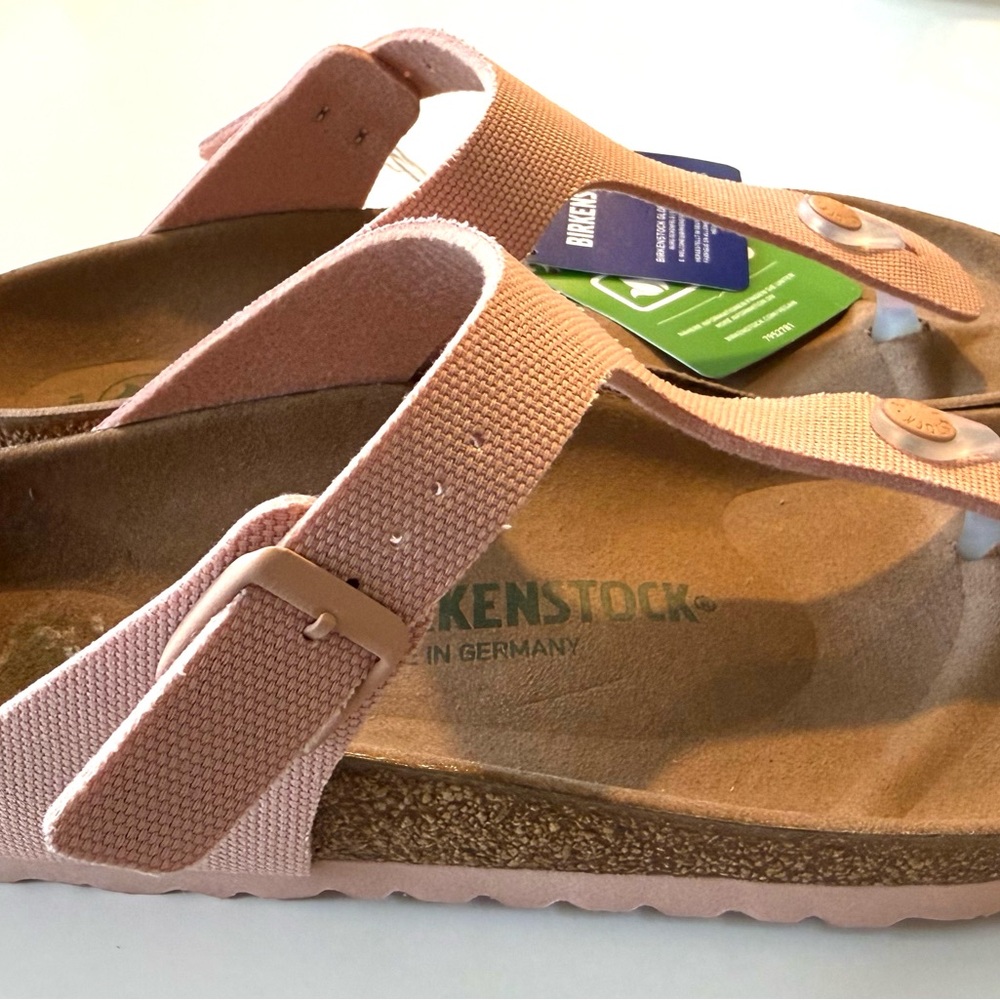 Birkenstock Gizeh Light Pink Thong Sandals - Picture 2 of 3